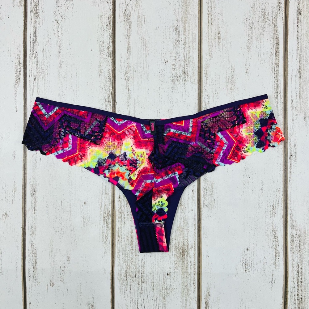 VS PINK Seamless Extra Low Rise Thong Large Back Lace Retired Style - Picture 3 of 8